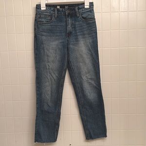 Kut From The Cloth Jean. Size 0. Style is Rachael Mom Jean.